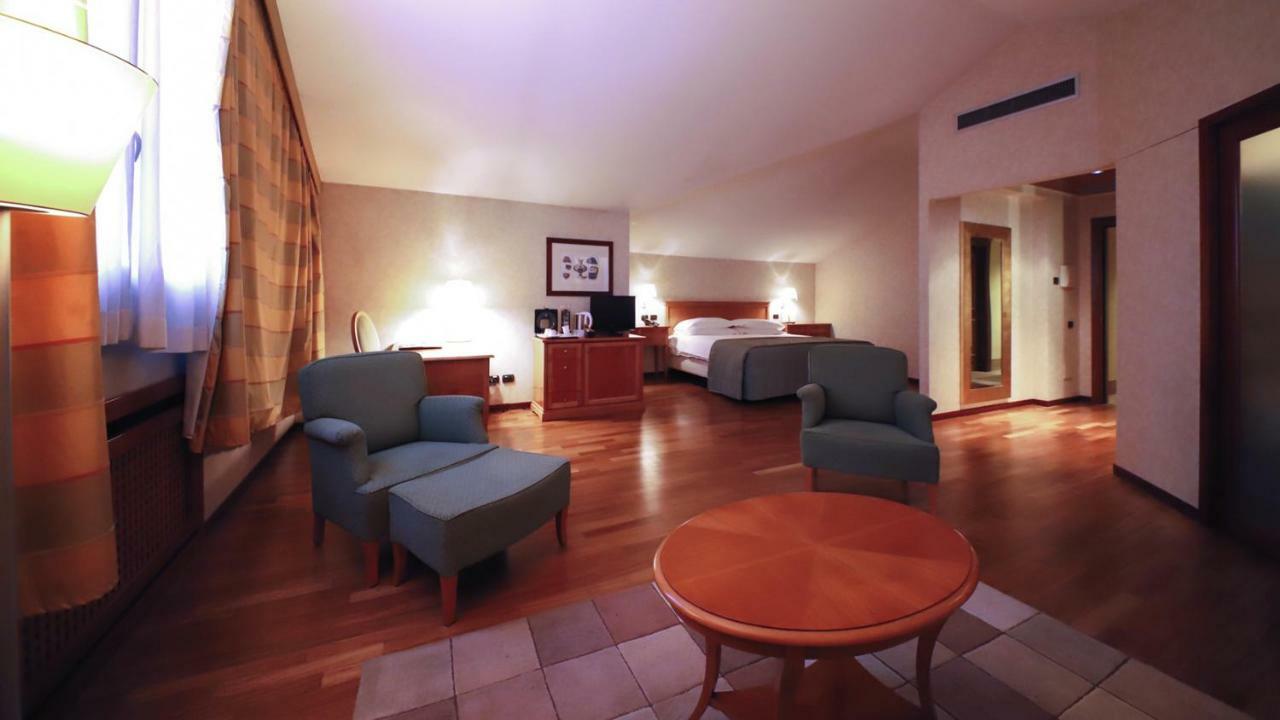 Monica Hotel Fiera Pregnana Milanese Exteriér fotografie