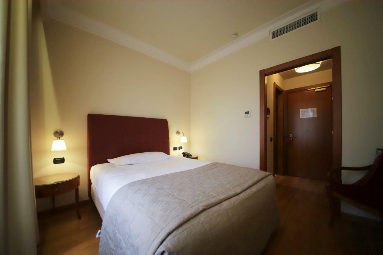 Monica Hotel Fiera Pregnana Milanese Exteriér fotografie