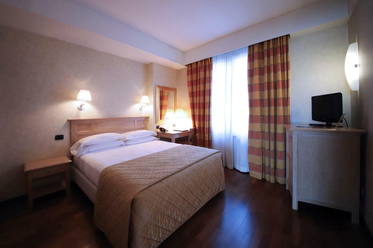 Monica Hotel Fiera Pregnana Milanese Exteriér fotografie